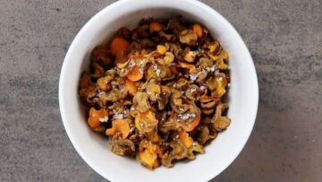 Gemüsechips in der Heißluftfritteuse: Würzen