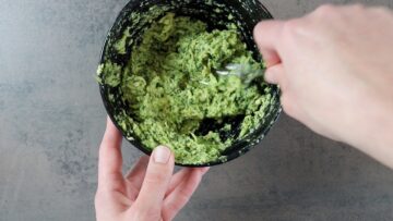 Gesunde Guacamole: Zerdrücken
