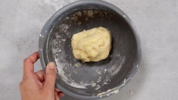 Gesunde Weihnachtsplätzchen ohne Zucker: Kneten