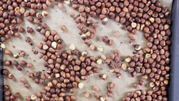 Haselnussmus selber machen: Backen