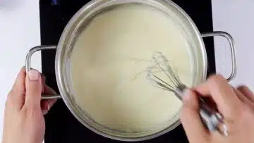 Joghurttorte ohne Zucker: Köcheln