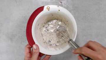 Kirscheis ohne Zucker: Rühren