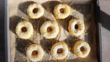 Low Carb Bagel: Bestreuen