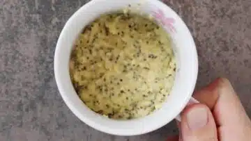 Low Carb Blitzbrot: Umfüllen