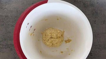 Low Carb Brezel: Kneten