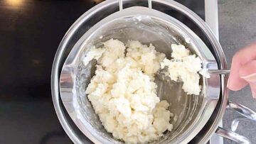 Low Carb Brezel: Schmelzen