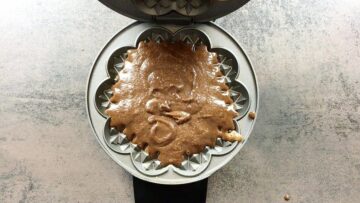 Low Carb Brownie Waffeln: Backen