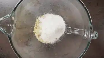 Low Carb Chocolate Chip Cookies ohne Zucker: Mischen