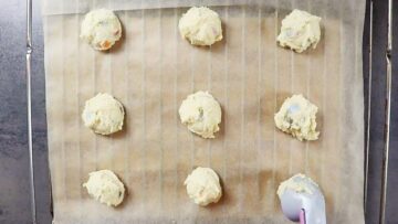 Low Carb Cookies mit Schokolinsen: Formen