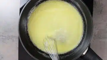 Low Carb Engadiner Nusstorte ohne Zucker: Erhitzen