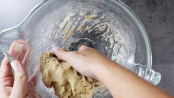 Low Carb Engadiner Nusstorte ohne Zucker: Kneten