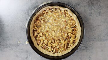 Low Carb Engadiner Nusstorte ohne Zucker: Zusammensetzen