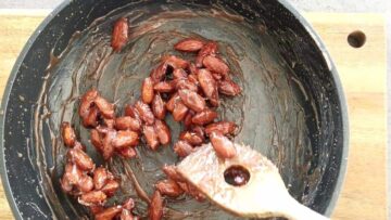 Low Carb gebrannte Mandeln ohne Zucker: Rühren