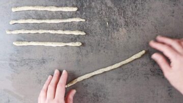 Low Carb Grissini: Formen