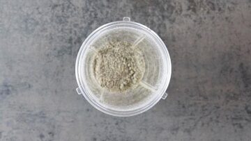 Low Carb Grissini: Mahlen