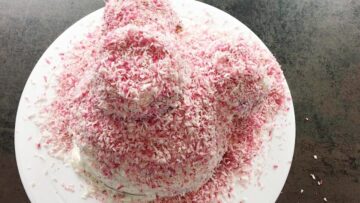 Low Carb Hasenpopo Torte ohne Zucker: Dekorieren