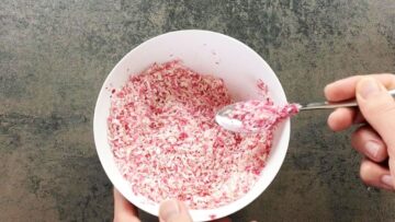 Low Carb Hasenpopo Torte ohne Zucker: Färben