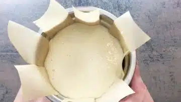 Low Carb Hasenpopo Torte ohne Zucker: Umfüllen