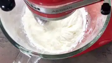 Low Carb Hasenpopo Torte ohne Zucker: Verrühren