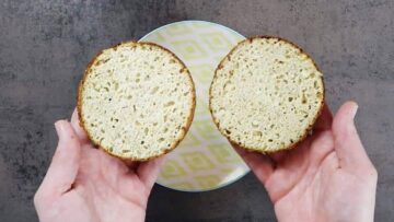 Low Carb Hüttenkäse Toasties: Backen