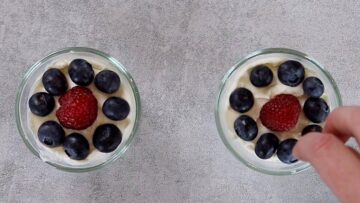 Low Carb Käsekuchen im Glas: Dekorieren