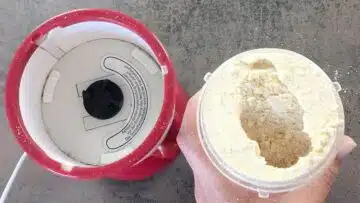 Low Carb Kuchenboden: Mixen