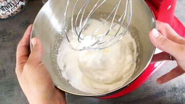 Low Carb Kürbiskuchen mit Cream Cheese Frosting: Aufschlagen