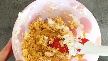 Low Carb Kürbiskuchen mit Cream Cheese Frosting: Unterheben