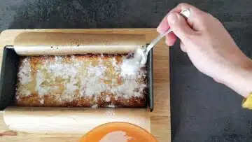 Low Carb Mandelstollen mit Marzipan: Fertigstellen
