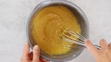 Low Carb Mikrowellen Brot: Rühren