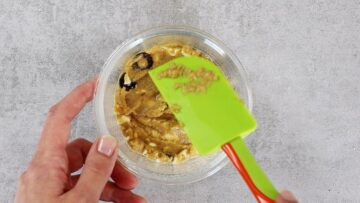 Low Carb Mikrowellen Brot: Umfüllen