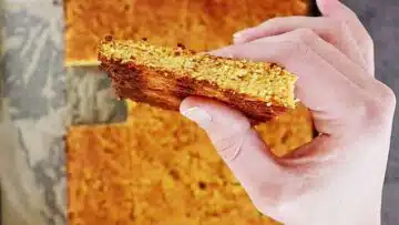 Low Carb Möhrenkuchen vom Blech: Schneiden