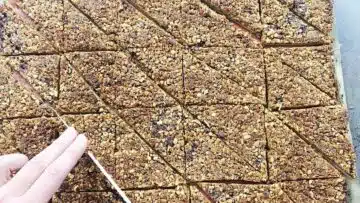 Low Carb Nussecken ohne Zucker: Schneiden