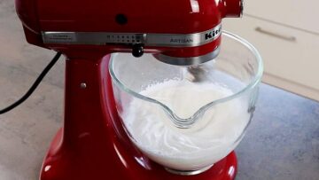 Low Carb Nusskuchen: Aufschlagen