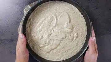 Low Carb Nusskuchen: Backen