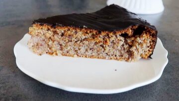 Low Carb Nusskuchen: Schneiden