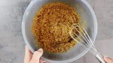 Low Carb Nusskuchen: Verrühren