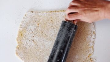 Low Carb Pesto Schnecken: Ausrollen