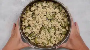 Low Carb Pflaumenkuchen: Backen