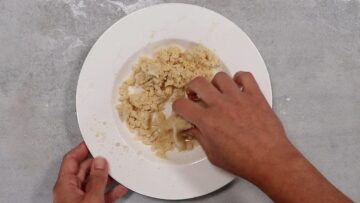 Low Carb Pflaumenkuchen: Vermengen