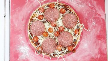 Low Carb Pizza: Backen und belegen