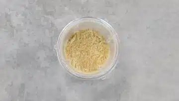 Low Carb Pizza Cracker ohne Mehl: Mahlen