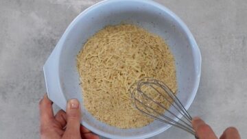 Low Carb Pizza Cracker ohne Mehl: Mischen