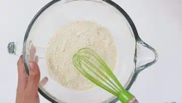 Low Carb Pizza: Mischen