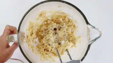 Low Carb Pizza: Rühren