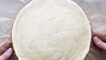 Low Carb Pizzaboden: Vorbacken