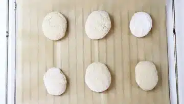 Low Carb Pizzabrötchen: Backen