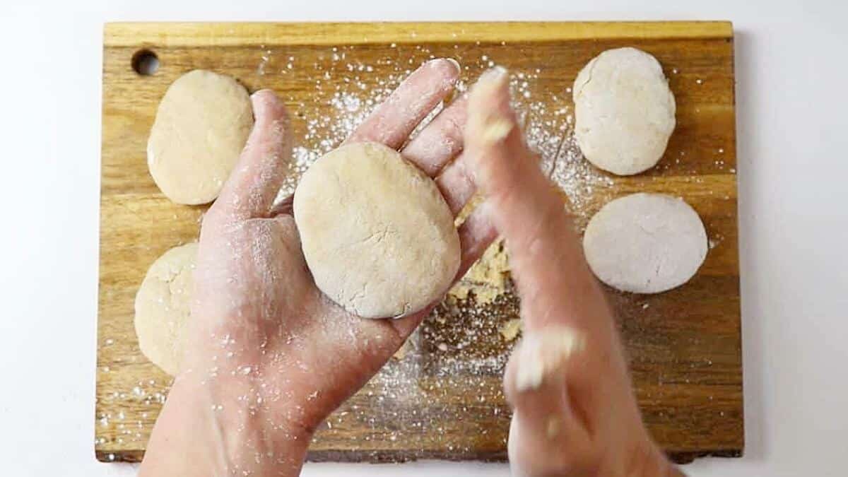 Low Carb Pizzabrötchen: Formen