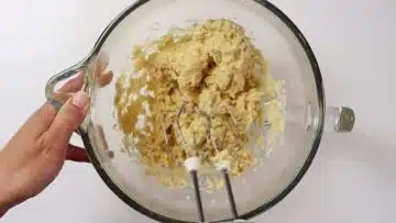 Low Carb Pizzabrötchen: Rühren