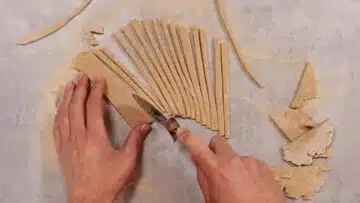 Low Carb Pommes: Ausrollen